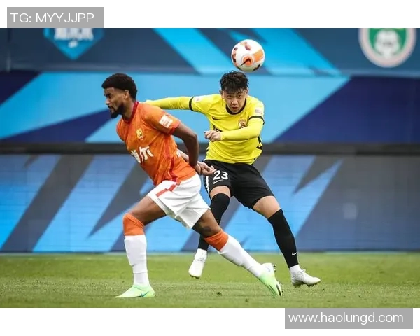 武汉足球队与广州足球队赛后分析个人能力的深度对比与启示 武汉足球队与广州足球队赛后分析个人能力的深度对比与启示