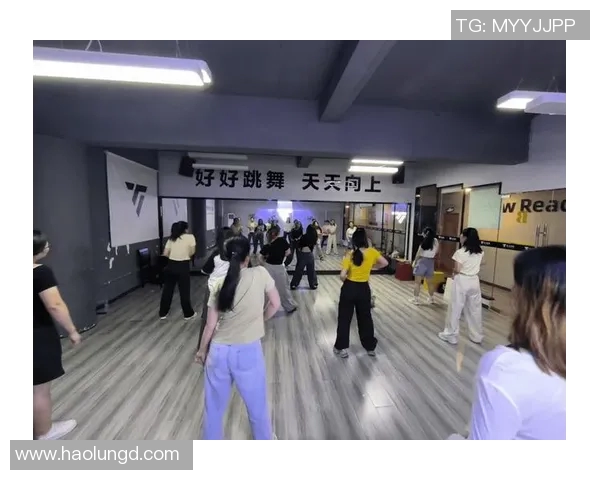 重庆街舞队的节奏体系与战术创新探讨 重庆街舞队的节奏体系与战术创新探讨