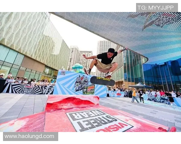 重庆滑板队战术分析：包夹策略的成功与不足之处探讨