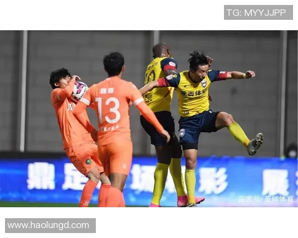 重庆足球队运营革新探索：从管理模式到球迷体验的全方位提升