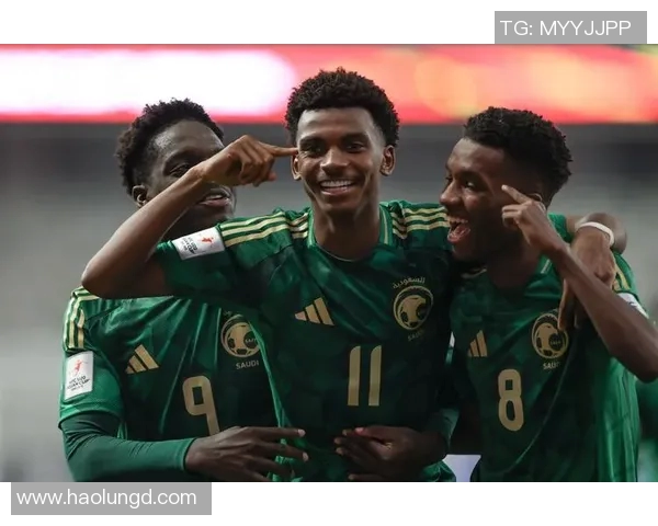 乌兹别克女足迎战伊朗队展开激烈较量争夺亚洲杯晋级资格 乌兹别克女足迎战伊朗队展开激烈较量争夺亚洲杯晋级资格