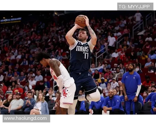 东契奇狂砍73分刷新现役最高分记录独行侠力克太阳终结其11连胜之旅