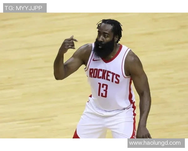 詹姆斯哈登如何在NBA赛场上重塑自己的篮球风格与领导能力