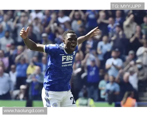 莱斯特城与马德里竞技激情对决海报展现足球魅力与团队精神