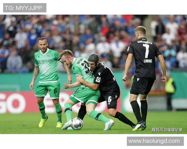 基尔与桑德豪深的激烈对决展现足球魅力与战术智慧的较量